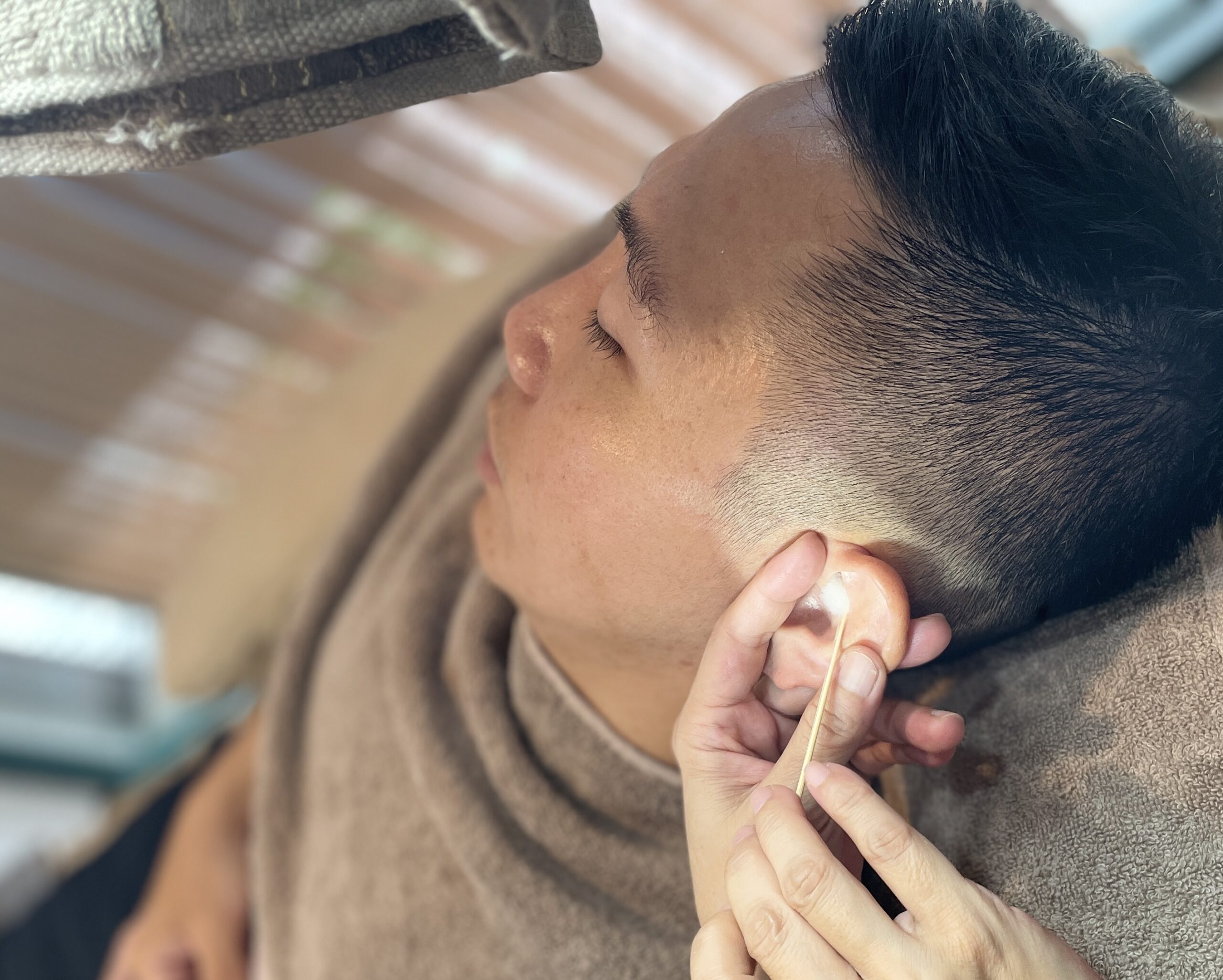 草光掏耳紋繡美學